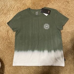 Size Medium cropped Vans t-shirt